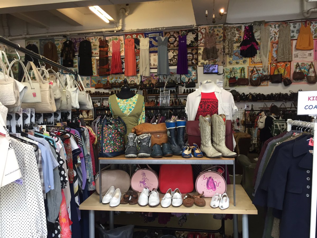 VintageAbsolute's tweet image. #Repost if you love ❤️ #vintage