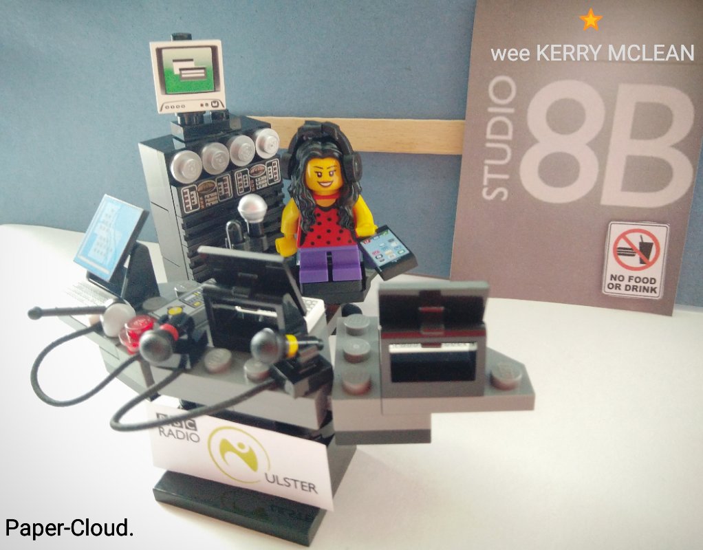 PaperCloud1's tweet photo. @kerry_mclean Thanks very much for your joyful company all this week. You never fail to lift my spirits π»πΆππ. Safe π wee Kerry. #LegoKerry https://t.co/hYBcqfQXn1