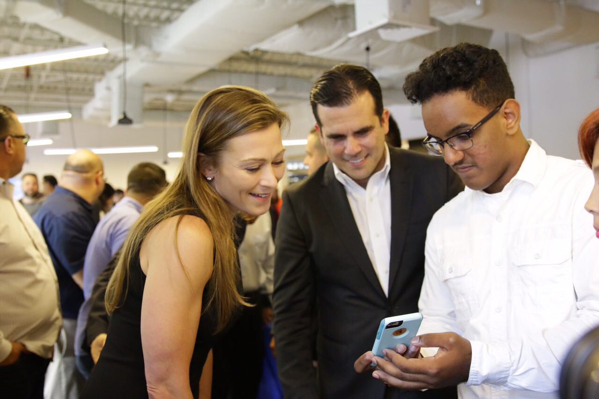 EDUCACIONPR's tweet image. Nuestros jóvenes de escuela pública se destacan en la robótica y empresarismo #RobotMakers