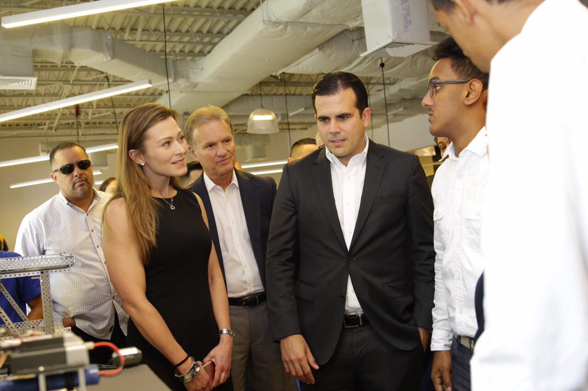 EDUCACIONPR's tweet image. Nuestros jóvenes de escuela pública se destacan en la robótica y empresarismo #RobotMakers