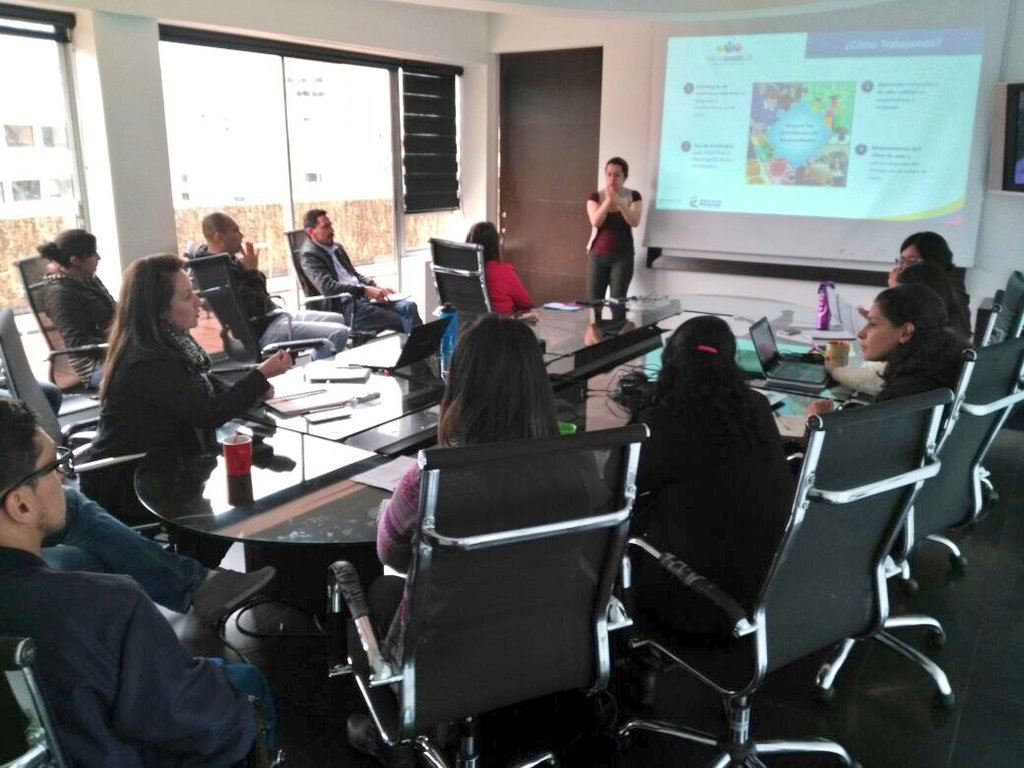 insorcolombia's tweet photo. Reunidos con @Mineducacion programa #TodosAprender para articular procesos de atención educativa a #PoblaciónSorda #Col1raEnEducación https://t.co/ugRLYYmMFn