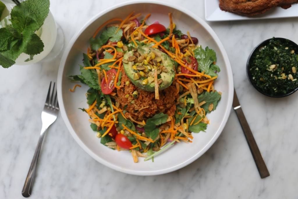 EaterHouston's tweet photo. Where to eat Houston’s best vegetarian &amp; vegan fare, from breakfast to burgers https://t.co/KeADbtpCQO https://t.co/6Aa7DcgJV5