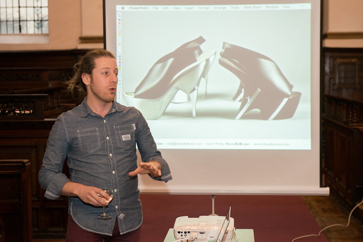 PattenmakersCo's tweet photo. Fascinating talk by @ShoesByBryan yesterday for our Young Pattenmakers about #3Dprinting and #footwear. #youngpatts https://t.co/f8Of88VPH4