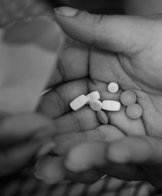 drchrisperron's tweet photo. If you or anyone you know are using opiods for pain, the FDA is now suggesting chiropractic as an option! https://t.co/18ULoRLSC2 https://t.co/Li2Uf41WrT