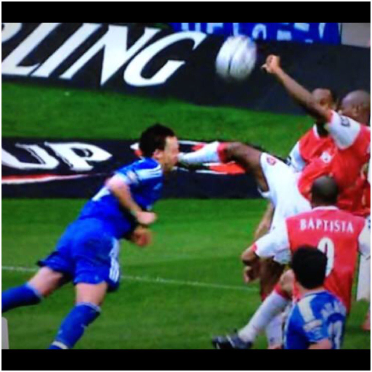 Happy birthday to abou Diaby such a wasted talent through injury 
Right up there as legend status just for this ! 