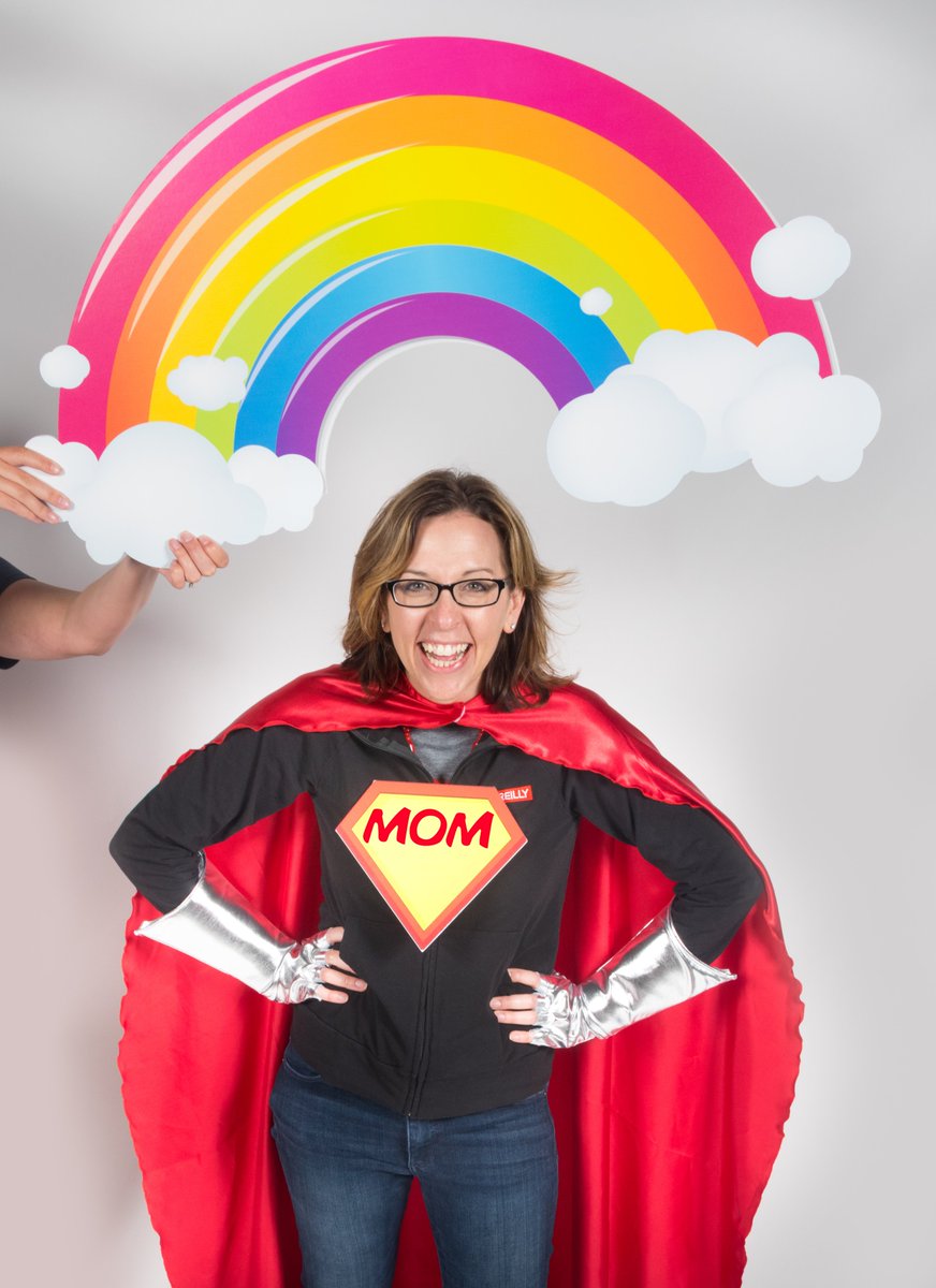 OpenAtMicrosoft's tweet image. Shout out to all the supermoms at #OSCON! @jenkimmel #OSCON2017 🌈 🌈