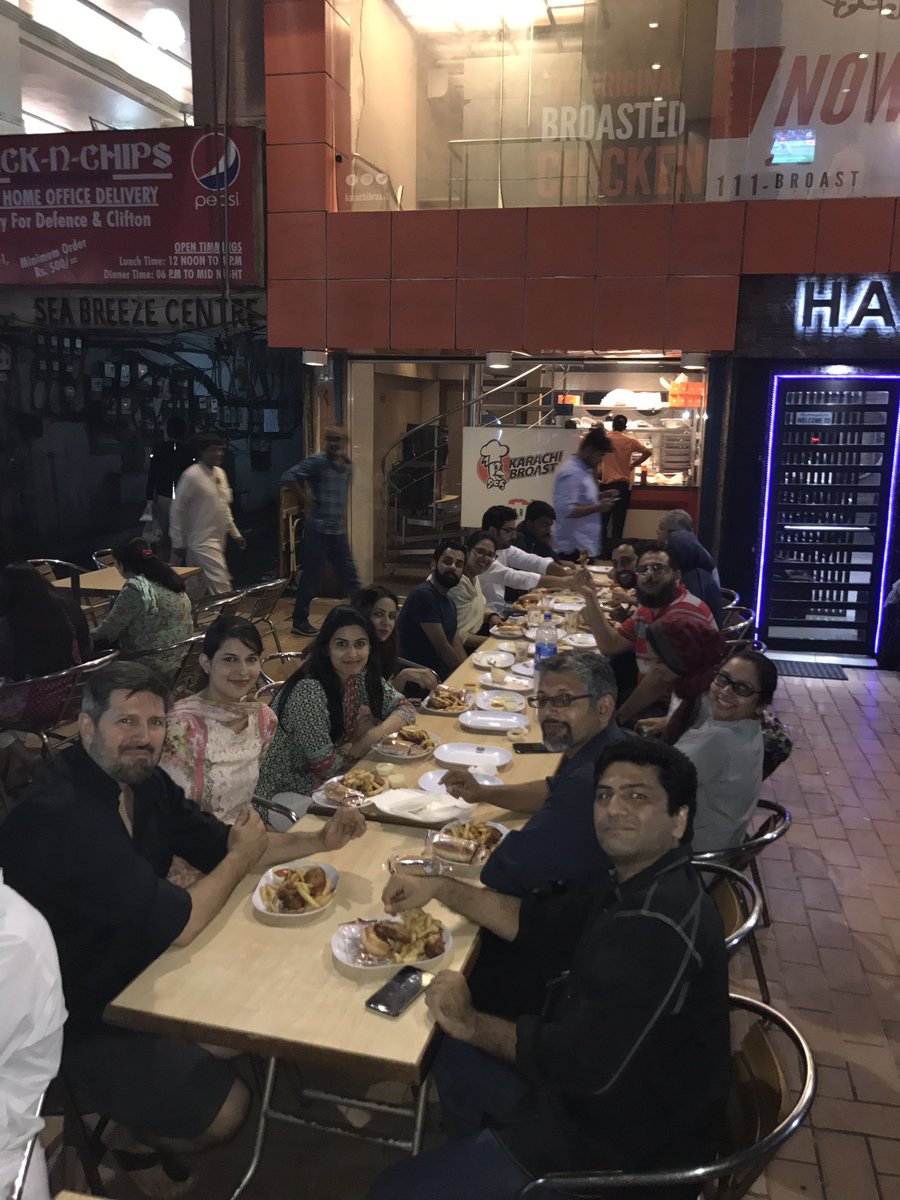 MHDFPAK's tweet photo. #MHDFKHI 80 at #Karachi Broast #BoatBasin #Clifton #Pakistan #twitterati gather https://t.co/sXc6gUrbiX