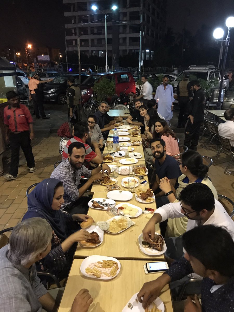 MHDFPAK's tweet photo. #MHDFKHI 80 at #Karachi Broast #BoatBasin #Clifton #Pakistan #twitterati gather https://t.co/sXc6gUrbiX