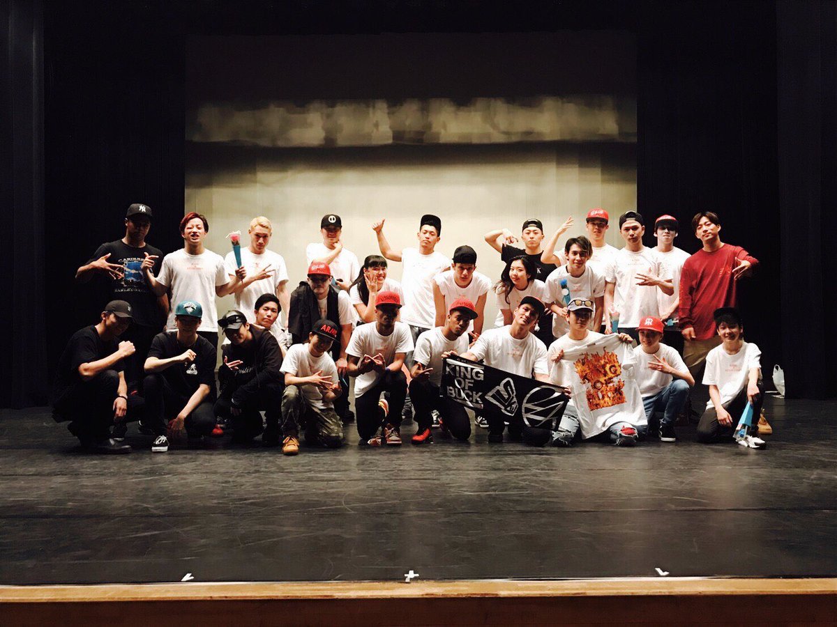KAZUMA_RAMPAGE_'s tweet photo. そういえば先日の🙌
JUNさん、MISAさん、いつもありがとうございます✨✨✨
川村壱馬
#RAISEAREVOLUTION
#DEADorALIVE
#KINGOFBUCK
#MOVEMENT
#神源精偉讃
#赤打魂拳士
#Twiggz
#DNA
#KRUMP https://t.co/ZXzNh9Ff0k