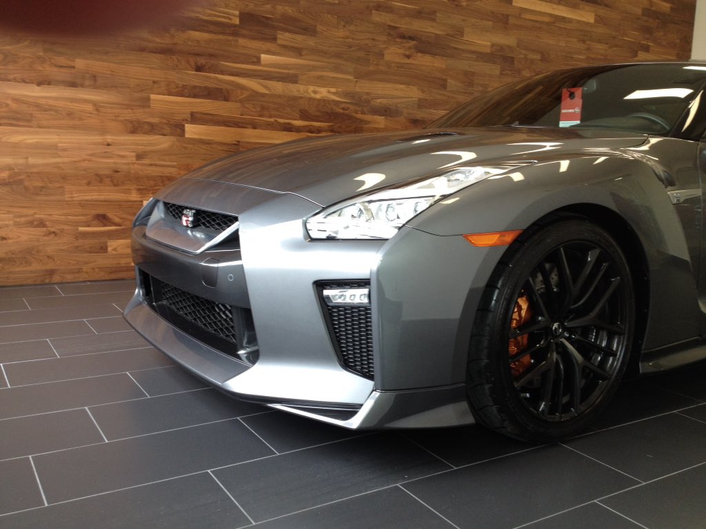 JeffScott000's tweet photo. Staged in our delivery pod and ready to roar! Make it a GTR day ... @slnissan https://t.co/kxwQzWqdk9