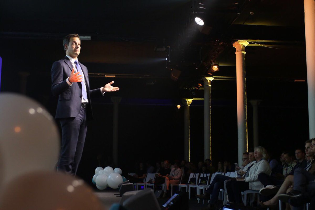 Te gast op #worksmarter evenement van <a href="/teamleader/">Teamleader</a> in Gent. Met als sidekick <a href="/RobinLeemans/">Goalmate Alfa</a> en zijn live tweets. #WorkSmarter17