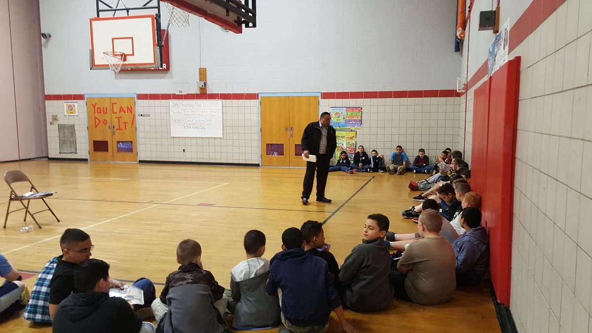 Mr3Maker's tweet photo. WSS grade 5 learning to make better choices @principalwss  @DrJessHuizenga @MariaSMurray https://t.co/C5eUWCD8U2