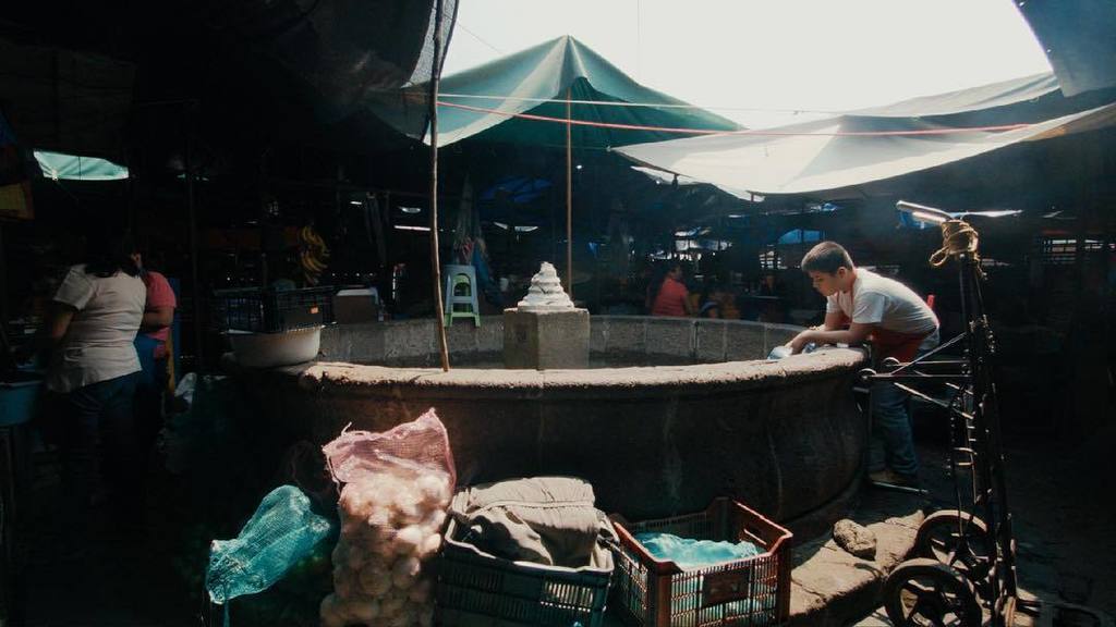 robviscardis's tweet photo. Water from the well at the market
⠀
-⠀
-⠀
-⠀
-⠀
-⠀
#relativeproject #documentary #photography #cinematography #dir… https://t.co/4eApO2yNou https://t.co/MWYCjutrBn