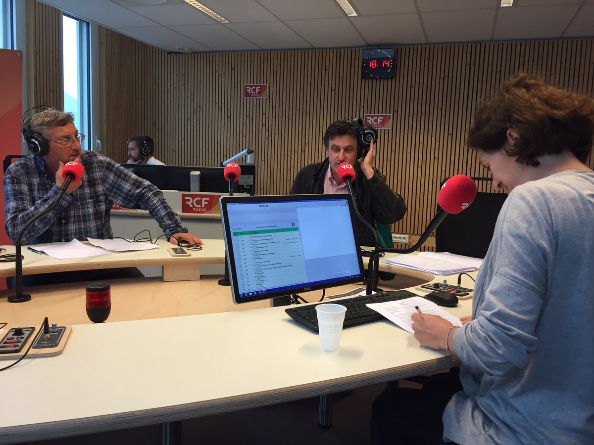 RCFLyon's tweet photo. Tout de suite le 18/19 #rcf spécial #legislatives @Elmo_Elise @lemediapol et les journalistes en region Bruno Fournier @RCFSavoie https://t.co/qWqP9TJoGA