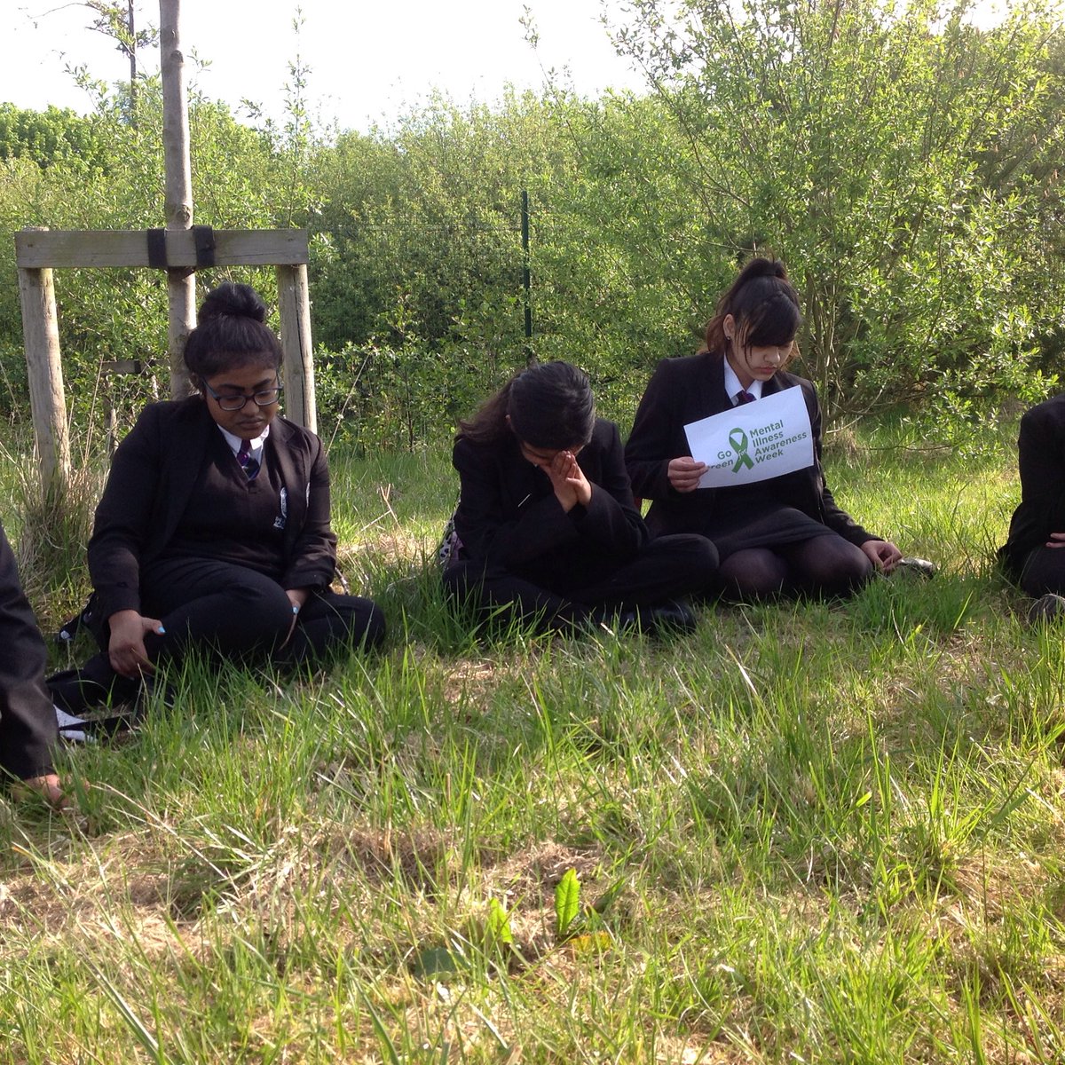 TOANWOODLANDS's tweet photo. Woodlands students spent their form time practising Mindfulness in the sunshine #oldhamacademynorth https://t.co/PoUnKfSnkJ