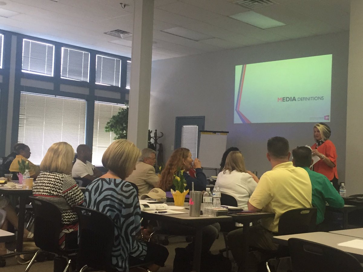 CDICentral's tweet photo. How do you work with "the media?" @LvhookPR of @comgrouplr shares her industry expertise. #ARNews #CEDtrainingseries https://t.co/yALJxJqgyD