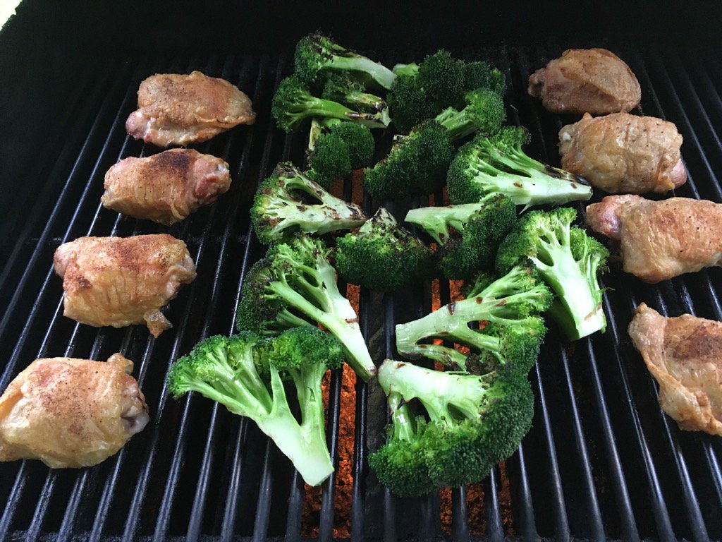 toastedstrings's tweet image. I'm cooking tonight.  Thank God for the grill!!!