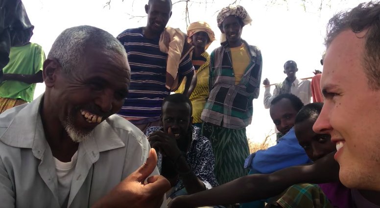 .<a href="/jeromejarre/">JÉRÔME JARRE</a>, @CaseyNeistat, &amp; more bring food and water to Somalia as the... ln.is/SDYX7 by #YouTube via <a href="/c0nvey/">Convey</a>