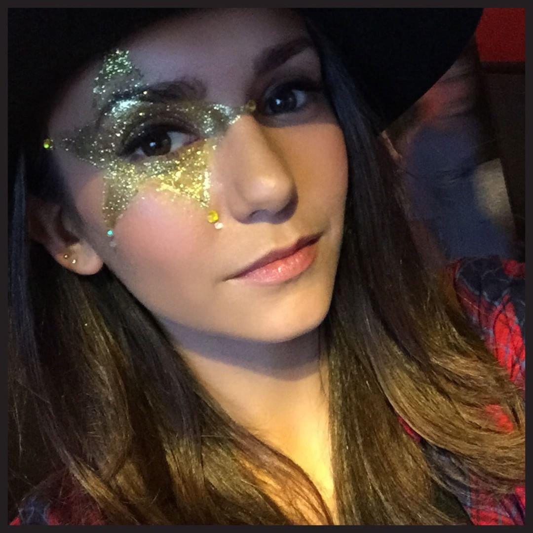 Hayley Torreto. (@charmfuldrifter) on Twitter photo 