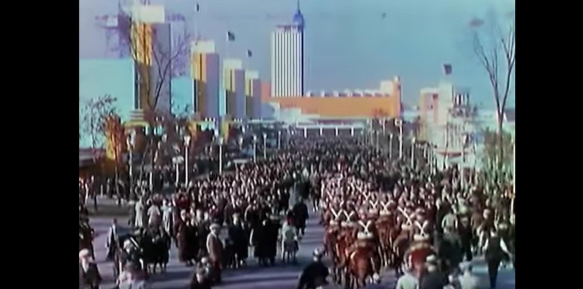 See Chicago's 1933 World's Fair in full color in this technicolor short film. dnain.fo/2qJ7zwP