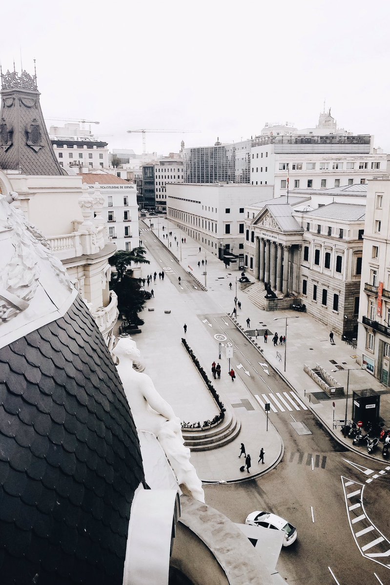 Hoy nos subimos a otra de las azoteas más emblemáticas de Madrid.@Westin_Palace