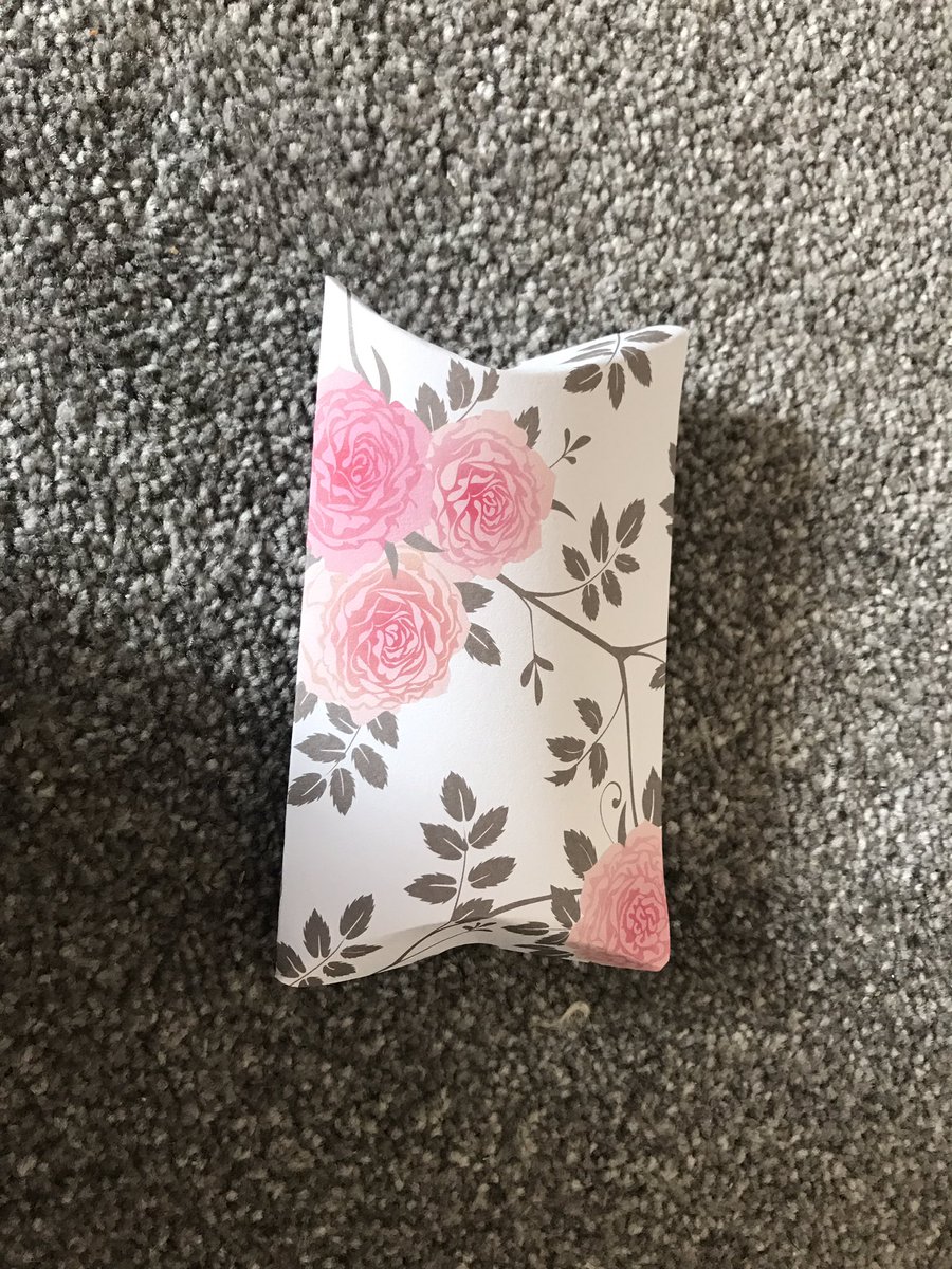 SmoothOperatio3's tweet image. Favour Pouches, great for weddings or presents/parties comes as a mixture variety in packs of 10