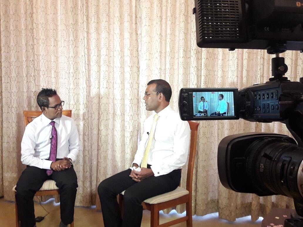 IllathHassan's tweet image. #InterviewUpdate
Mi ee aiybai Haama Kuran vee Vagutheh noon: Raees @MohamedNasheed 
#SaveMaldives #FreeRaeesNasheedNow