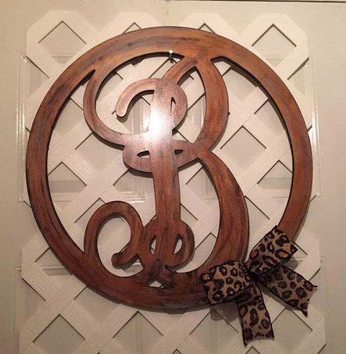 lmcook30's tweet photo. Monogram Door Hanger https://t.co/BgOPEHN3tP  #etsyspecialt #integritytt  #epiconetsy #etsymntt #GiftForHer #MonogramGiftIdea #MonogramDecor https://t.co/4Zy96guosQ