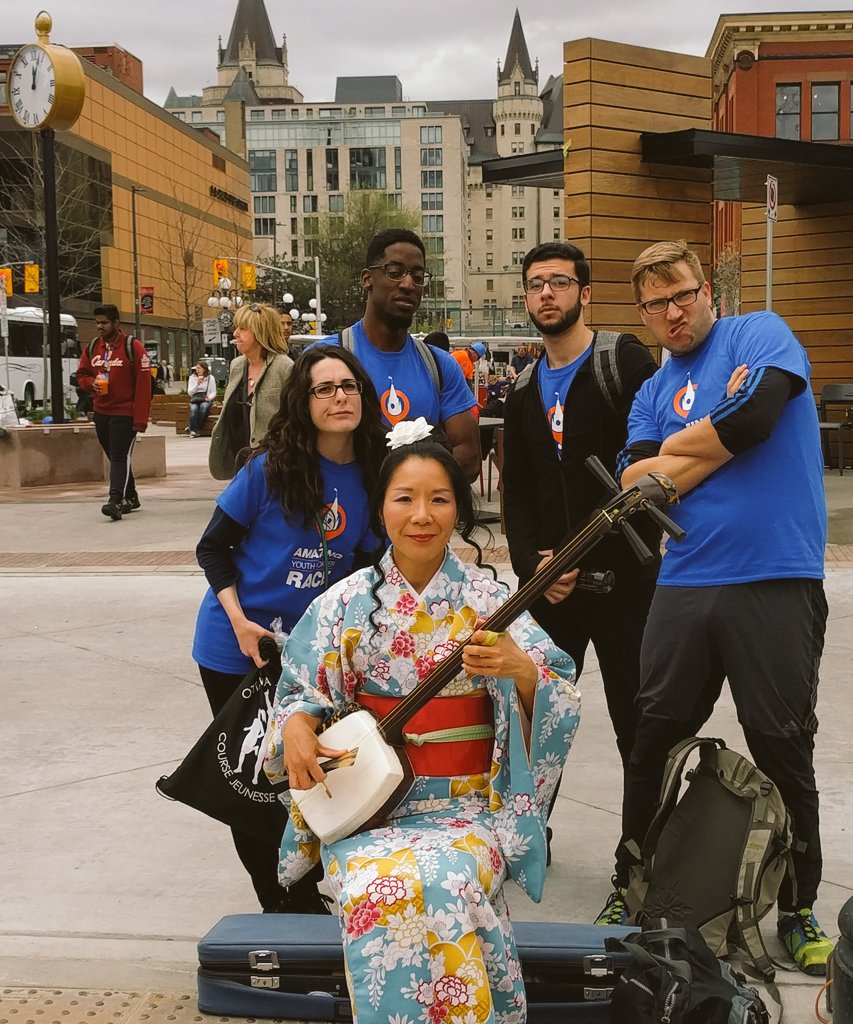 CHEOYouthNet's tweet photo. Sometimes #AMAZING #youthworkers are required to do 'amazing' things to be amazing! #amazingYW @AYWROttawa https://t.co/acrYsakDGR