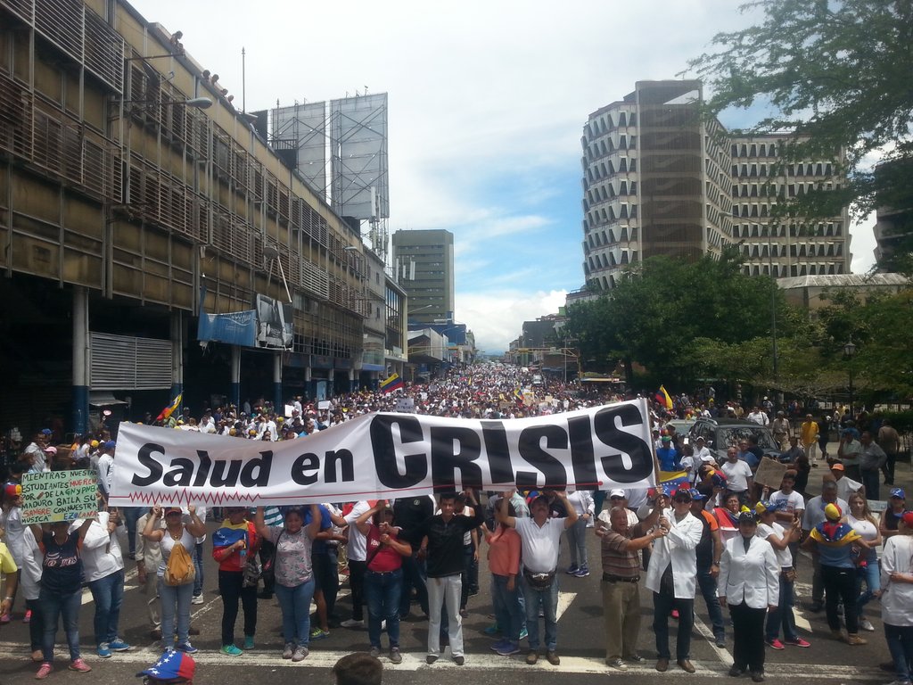 #Táchira Marcha de la salud en la séptima avenida de #SanCristóbal vía  <a href="/Mariananduque/">Mariana Duque</a> #11Mayo