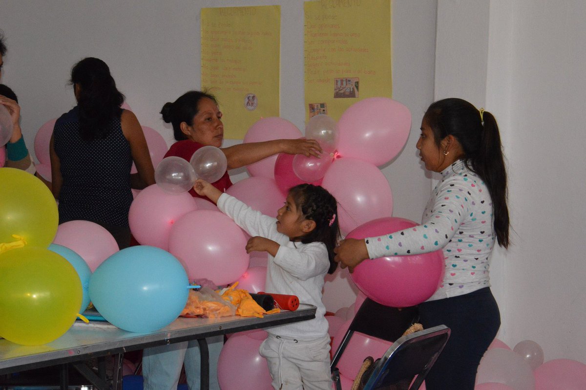 CholulaDIF's tweet photo. Taller de globoflexia del #CECADE en Acuexcomac, para generar una actividad económica y el emprendimiento. #TeHaceBien https://t.co/gjO2jOEIJ2