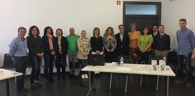 Alcala_la_Real's tweet photo. El Ayuntamiento lleva a cabo una actividad divulgativa de los Centros Comerciales Abiertos https://t.co/T9wFmwyMef https://t.co/t3Zin7C3s4