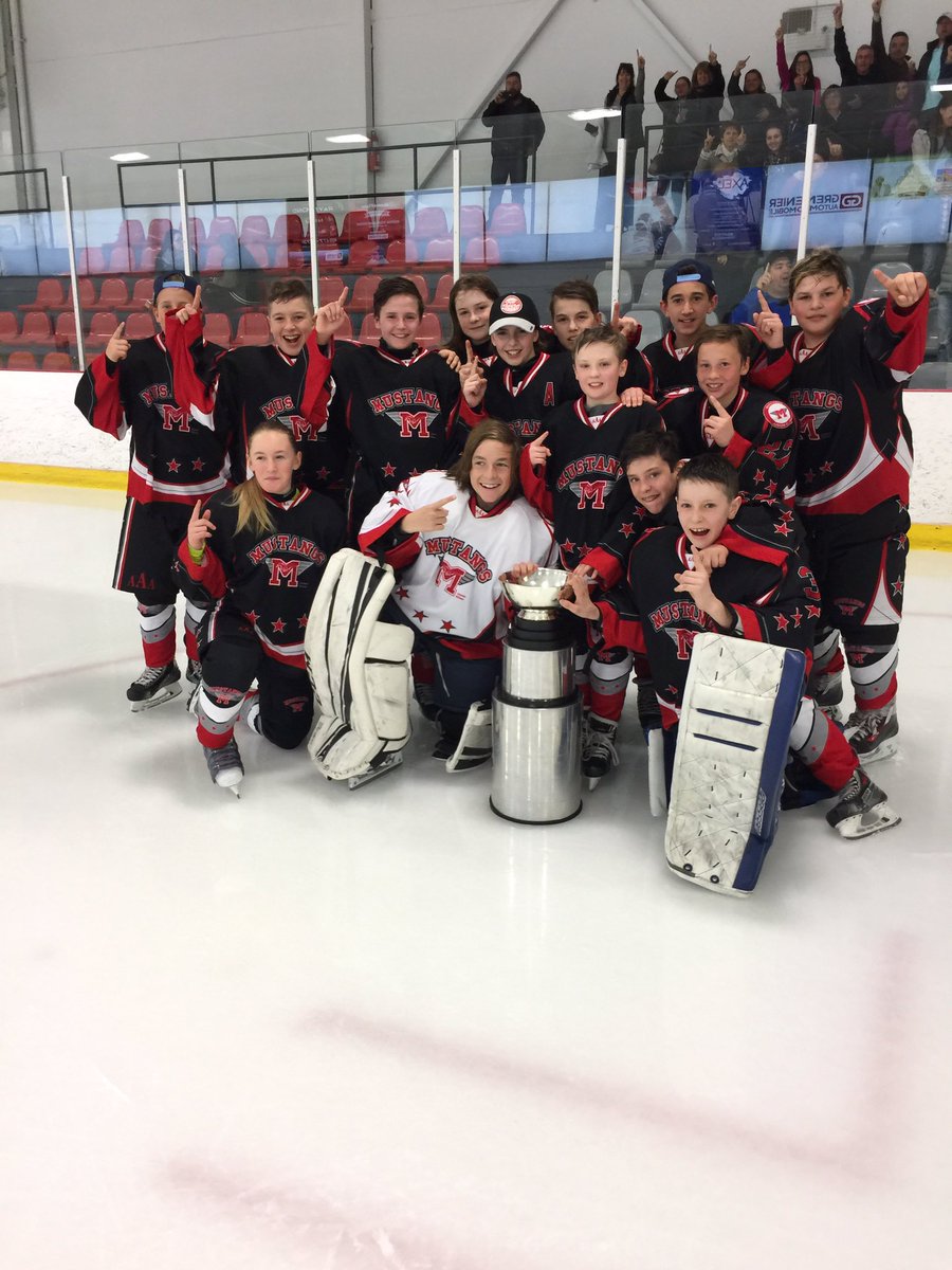 SLMustangs's tweet image. Nos 2004 champions à Terrebonne