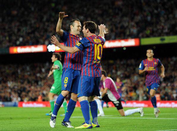 FB Messi: Feliz cumple Andrés Iniesta, ¡disfrutá de tu día!     Happy birthday Andrés, enjoy your day!
- LIO 