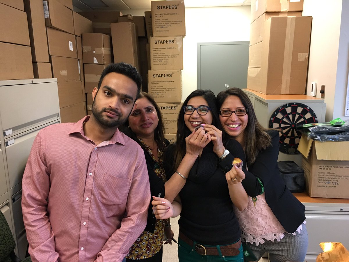 HarveySharma1's tweet photo. #Pakore#sweets#treatfromgarima#thankyou#funthursday https://t.co/V3pUHYMI3k