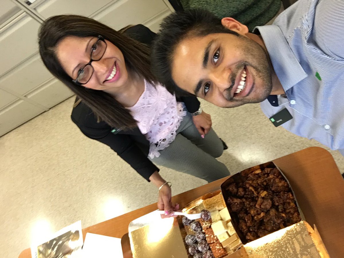 HarveySharma1's tweet photo. #Pakore#sweets#treatfromgarima#thankyou#funthursday https://t.co/V3pUHYMI3k