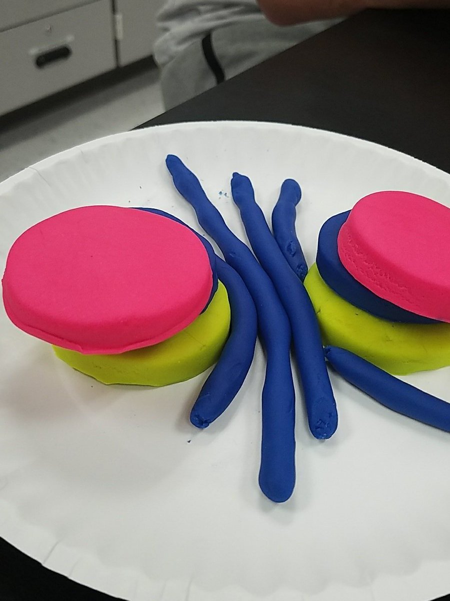 BK3DSci's tweet image. Sm grps doing a great job of sculpting the #ScienceProcess of #weathering #erosion &amp;amp; #deposition #IQWST @ActivateScience