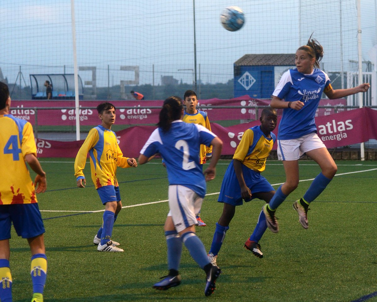 "Girls’ ⚽️Team That Joined a Boys’ League, &amp; Won It"-<a href="/nytimes/">The New York Times</a> 💪😍#WomensSport from grassroots to commercial success 🌎nytimes.com/2017/05/11/spo…
