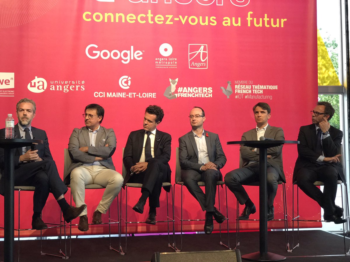OLICARE's tweet photo. Quand tout un territoire se mobilise au service du #Numérique au plan économique technologique et social, on dit bravo @ChristopheBechu #WEF https://t.co/1K4l8fclVe