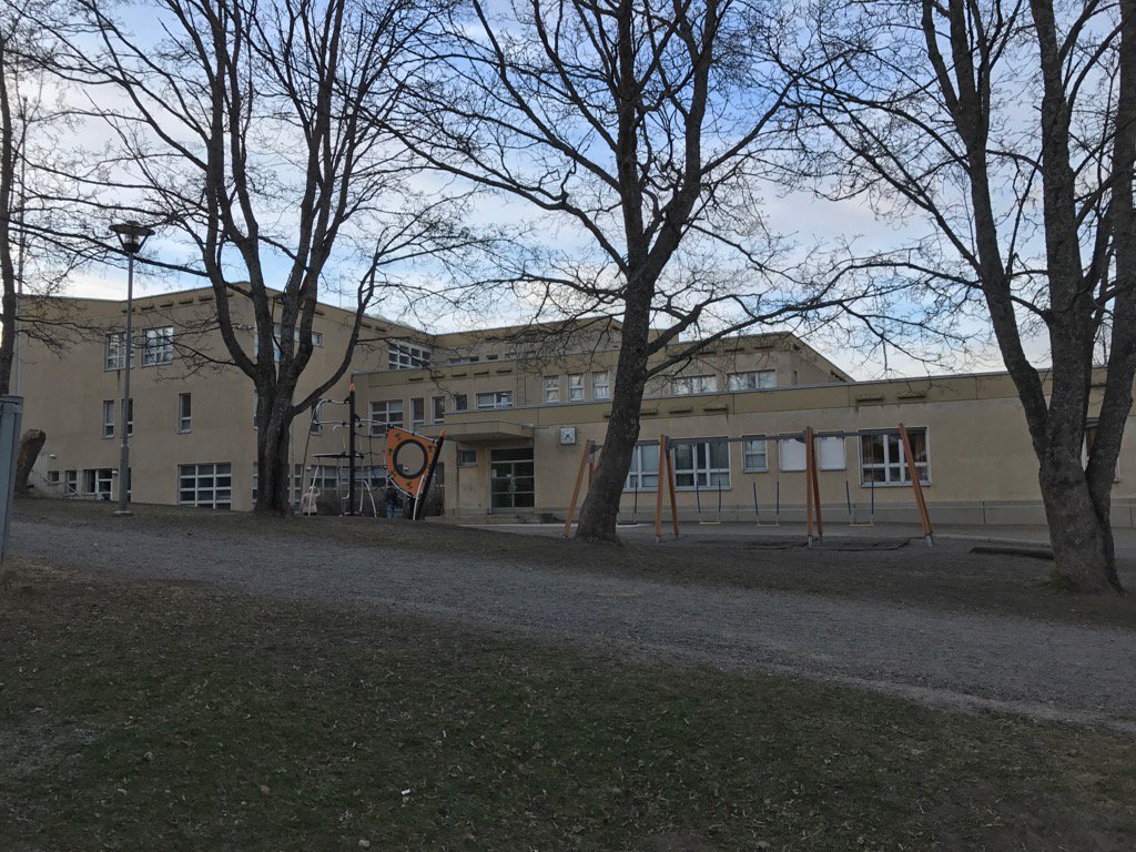 mikkoripatti's tweet photo. Savonlinnan normaalikoulun viimeinen koulutulokasilta pidettiin tänään. #savonlinna #snor #opettajankoulutus #ipad https://t.co/FeUkdRvQEz