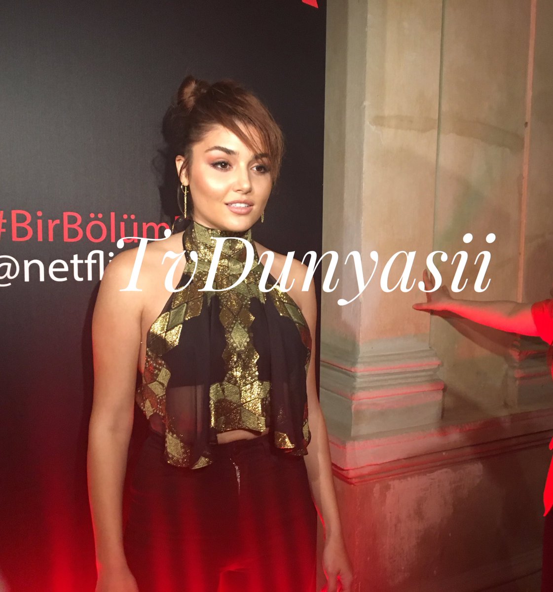 TvDunyasii's tweet photo. Hande Erçel YENİ https://t.co/gkBf7x1KOm