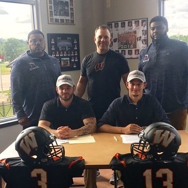 LcPrep's tweet photo. #SPARTANSTRONG CONGRATS TO OUR SIGNEES!!! Ready to Work!! 2017 https://t.co/sdij8A24FO