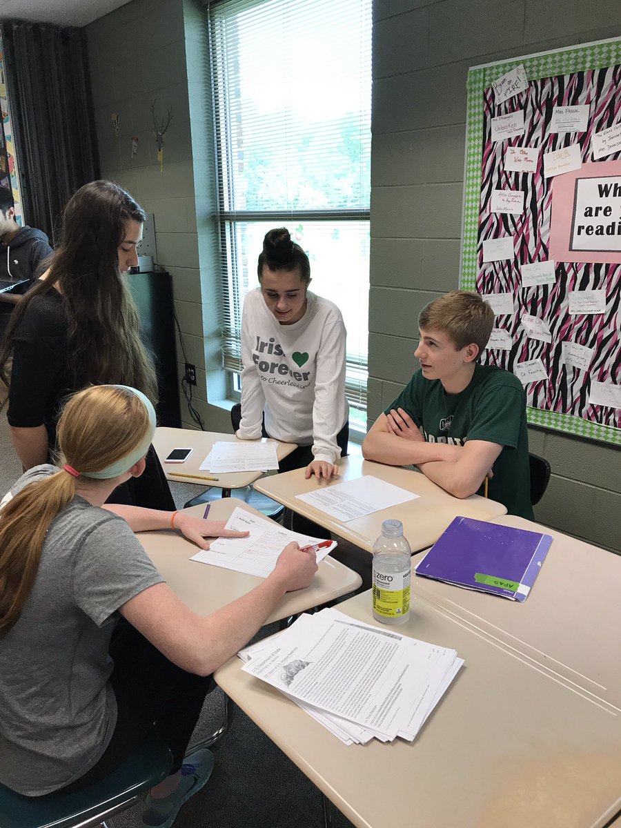 dwittstudies's tweet image. Campaign in full swing!  Voting Thursday.