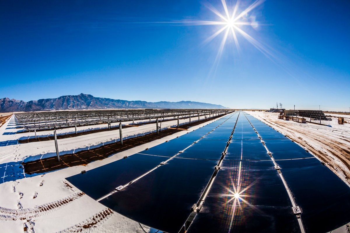 FreeABQimages's tweet photo. We are fortunate to be home to abundant sources of renewable energy. Check out our new photos on the subject at https://t.co/io7dWKYuTj https://t.co/vgR4e0e5uV