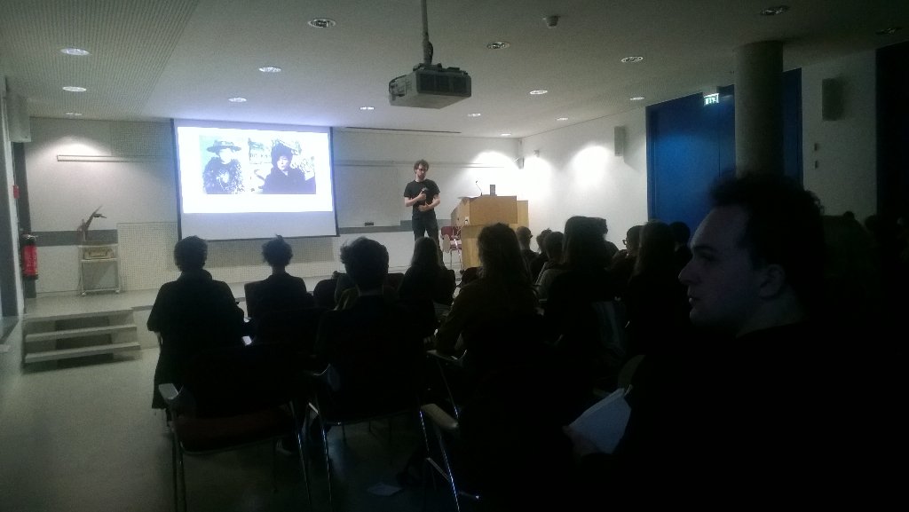 FSRGeschichteUL's tweet photo. Seit 19.30 Uhr erste Kollektiv VA in diesem Jahr: Film Suffragette im GWZ. #UniLeipzig #Kollektiv2017 #StuRa_Leipzig https://t.co/2McZZOUtqB