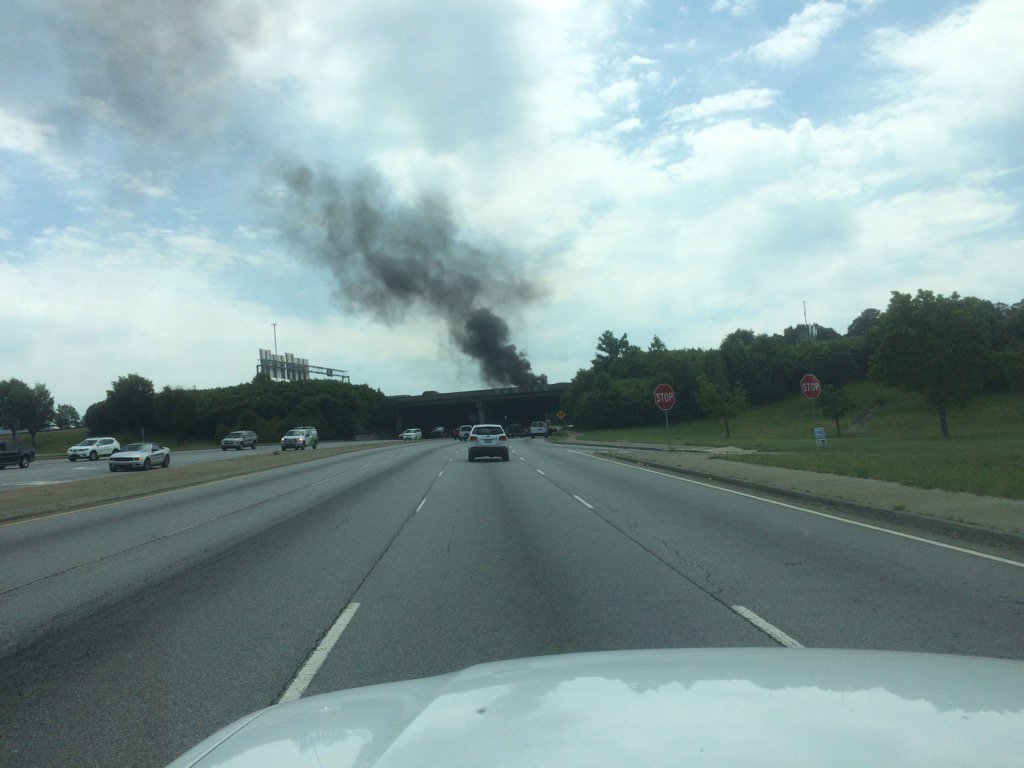 YetDiscovered's tweet image. I 285 Peastri industrial another fire on the interstate in Atlanta