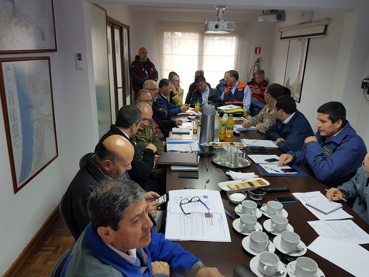 VoceriaCoquimbo's tweet photo. Intendente Claudio Ibáñez encabeza COE regional para analizar pronóstico y coordinar medidas para enfrentar la contingencia por lluvias https://t.co/a7WVCGhMxy