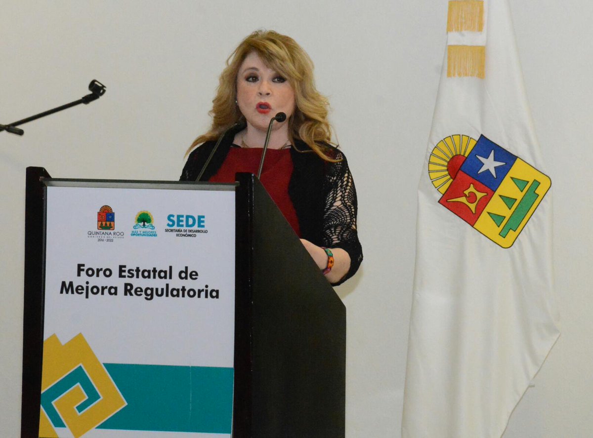 SEDEQROO's tweet photo. El Gobernador @CarlosJoaquin  y la Titular de @SEDEQROO  Rosa Elena Lozano, inauguran en Cancún el Foro Estatal de #MejoraRegulatoria https://t.co/ZGKbbxhJBR