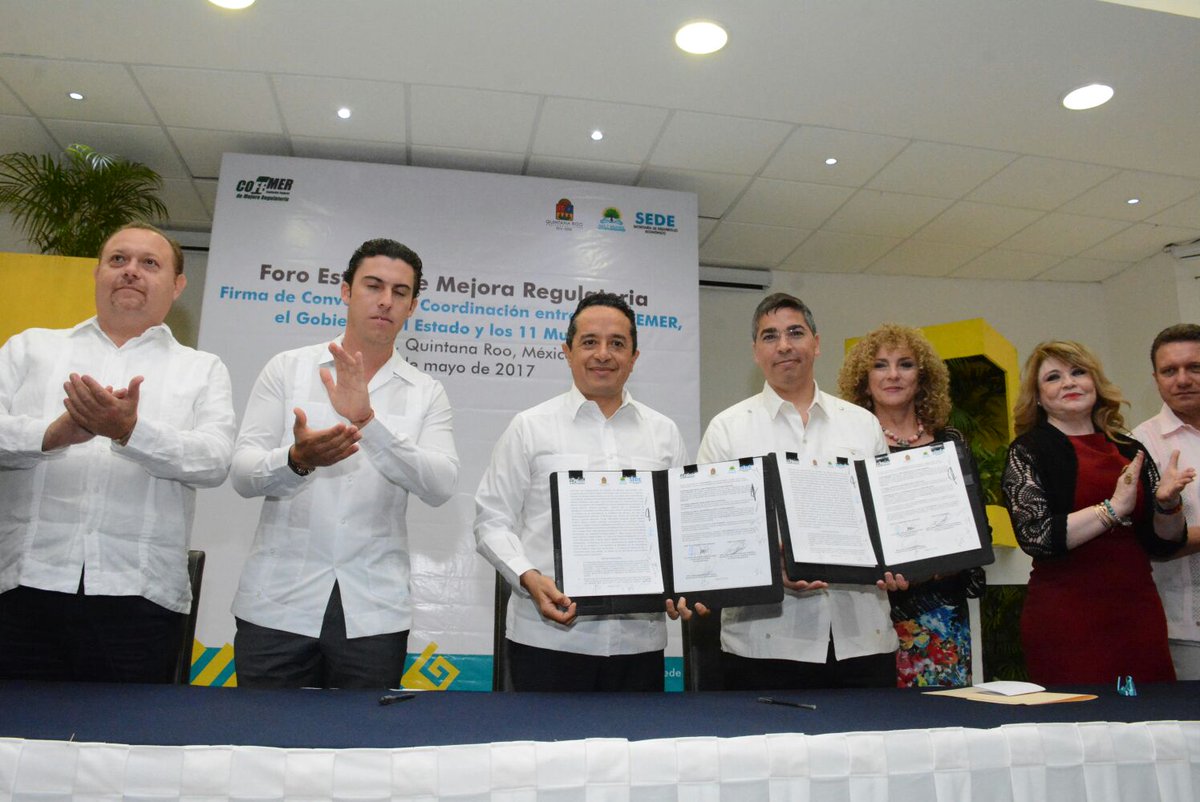 SEDEQROO's tweet photo. El Gobernador @CarlosJoaquin  y la Titular de @SEDEQROO  Rosa Elena Lozano, inauguran en Cancún el Foro Estatal de #MejoraRegulatoria https://t.co/ZGKbbxhJBR