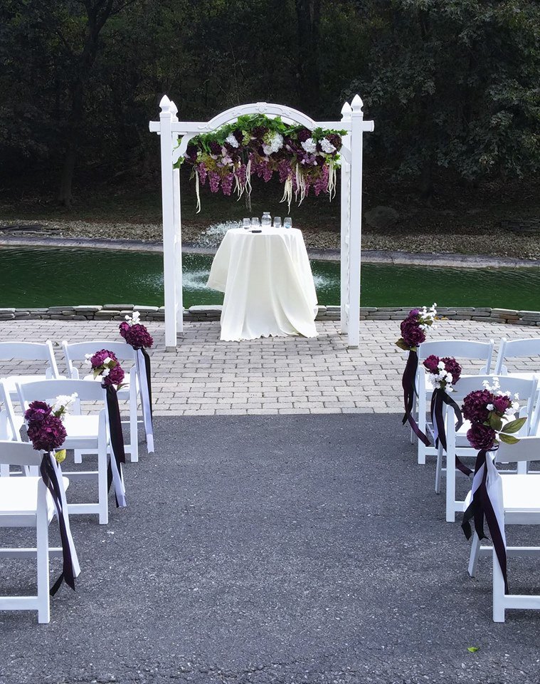 WTG_Events's tweet image. How would you decorate the arbor and aisle? 🌺🌻🌹#wedding #bride #groom #married #LehighValley